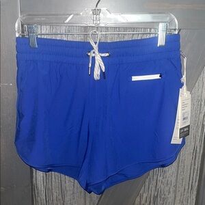 NWT Vuori Clementine 4” Short 2.0